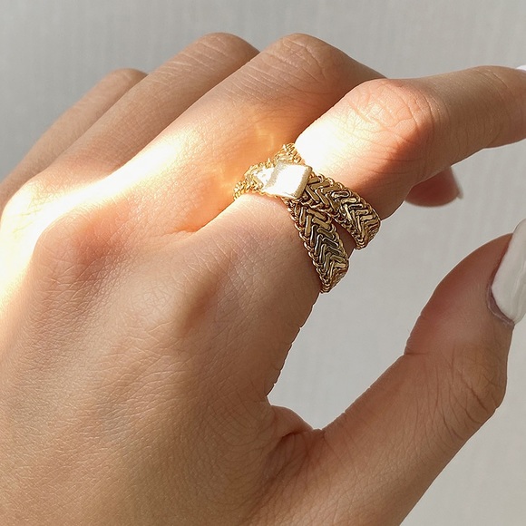 18K Gold Herringbone Snake Chain Cross Ring - Picture 2 of 9